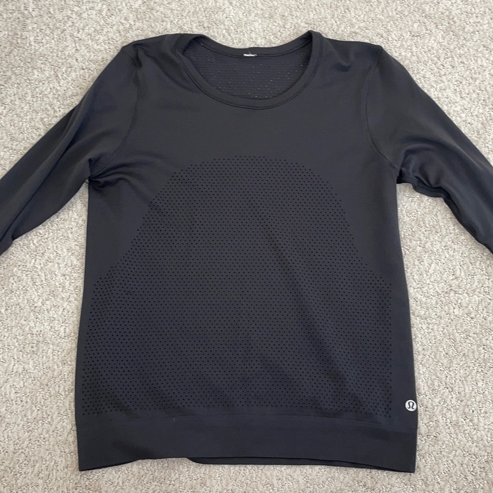 Lululemon black long sleeve top